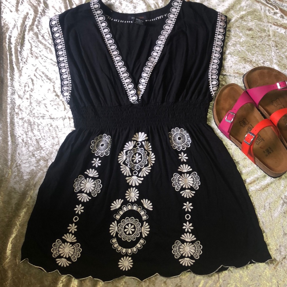 Bcbgmaxazria summer top